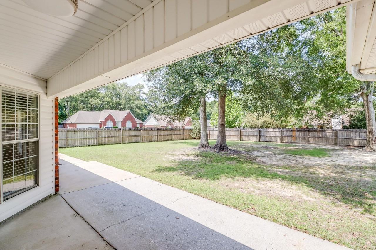 14081 Oak View Cir #1 - Photo 4 of 19