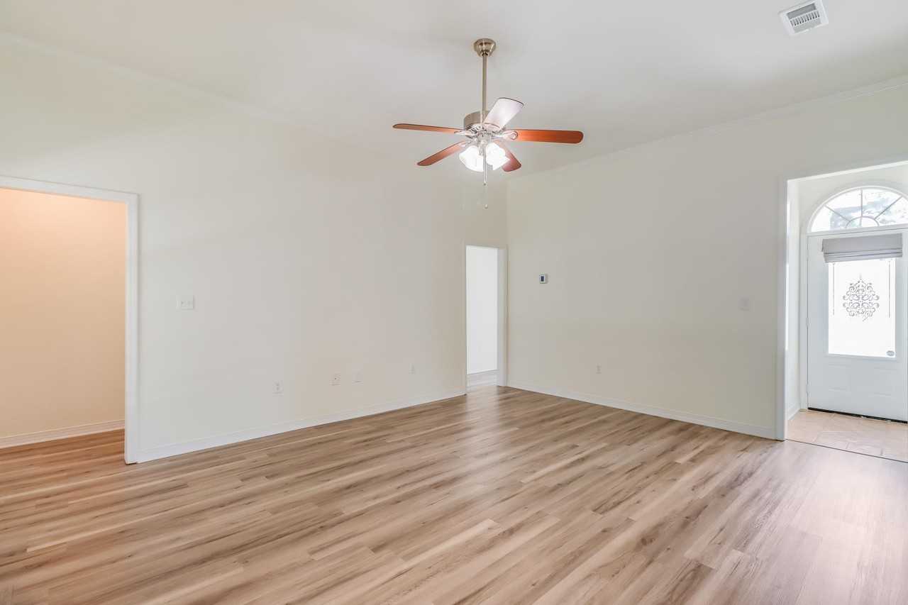 14081 Oak View Cir #1 - Photo 5 of 19