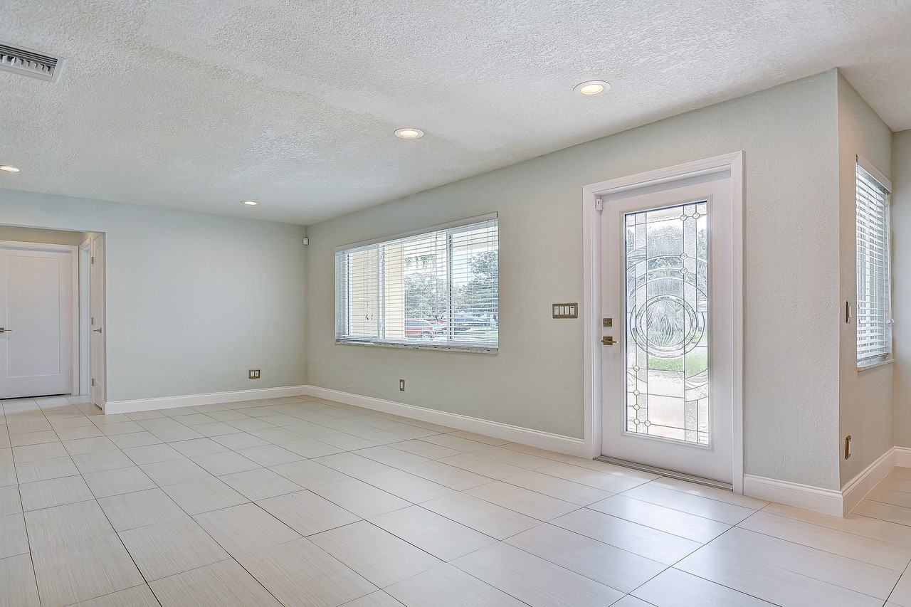 2645 63rd Ave S #1 - Photo 2 of 24