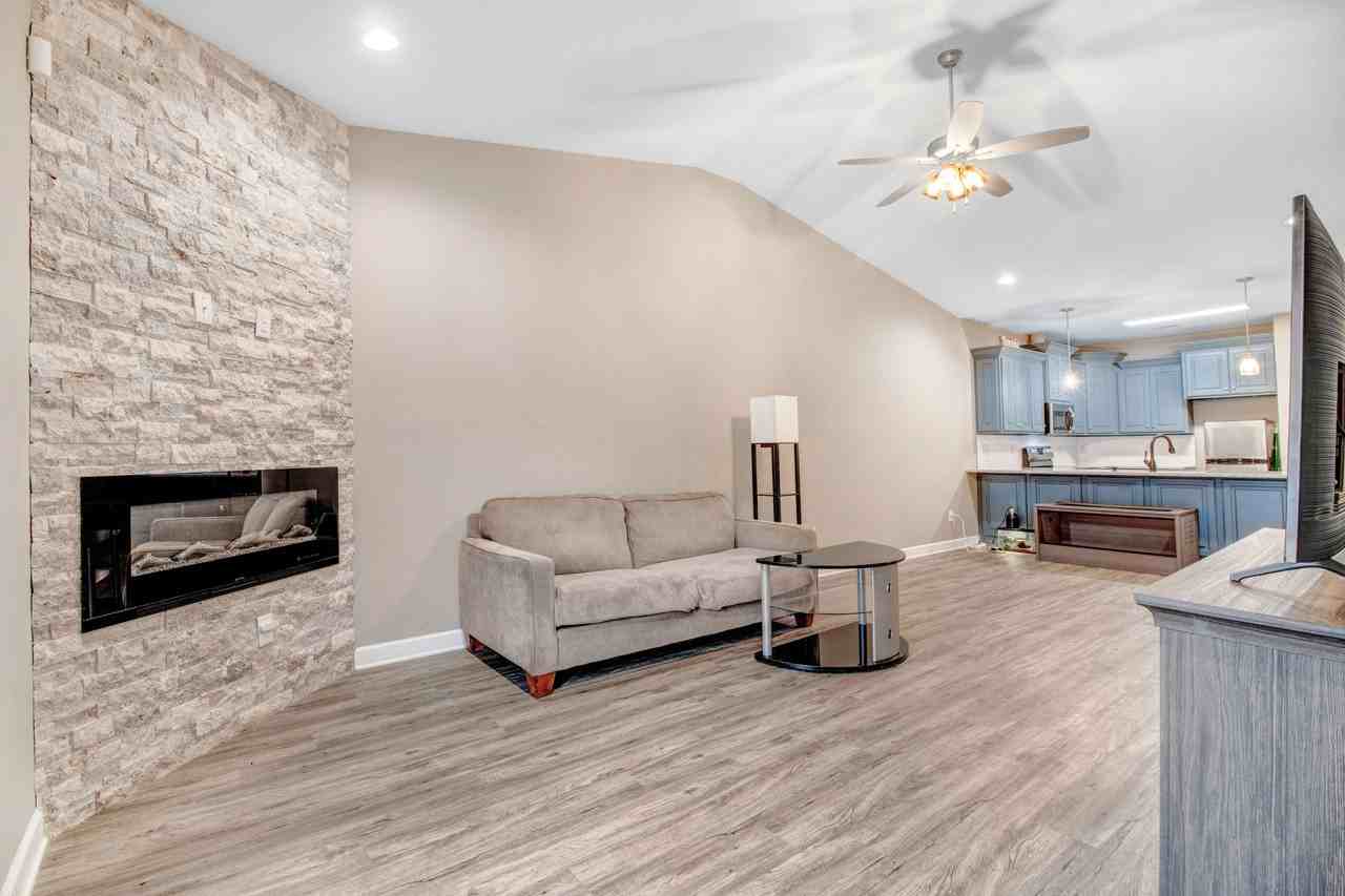 1504 S Taylor St #1 - Photo 5 of 19