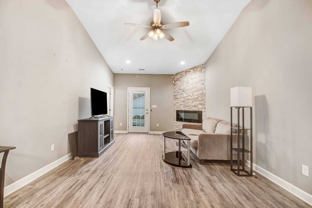 1504 S Taylor St #1 - Photo 7 of 19