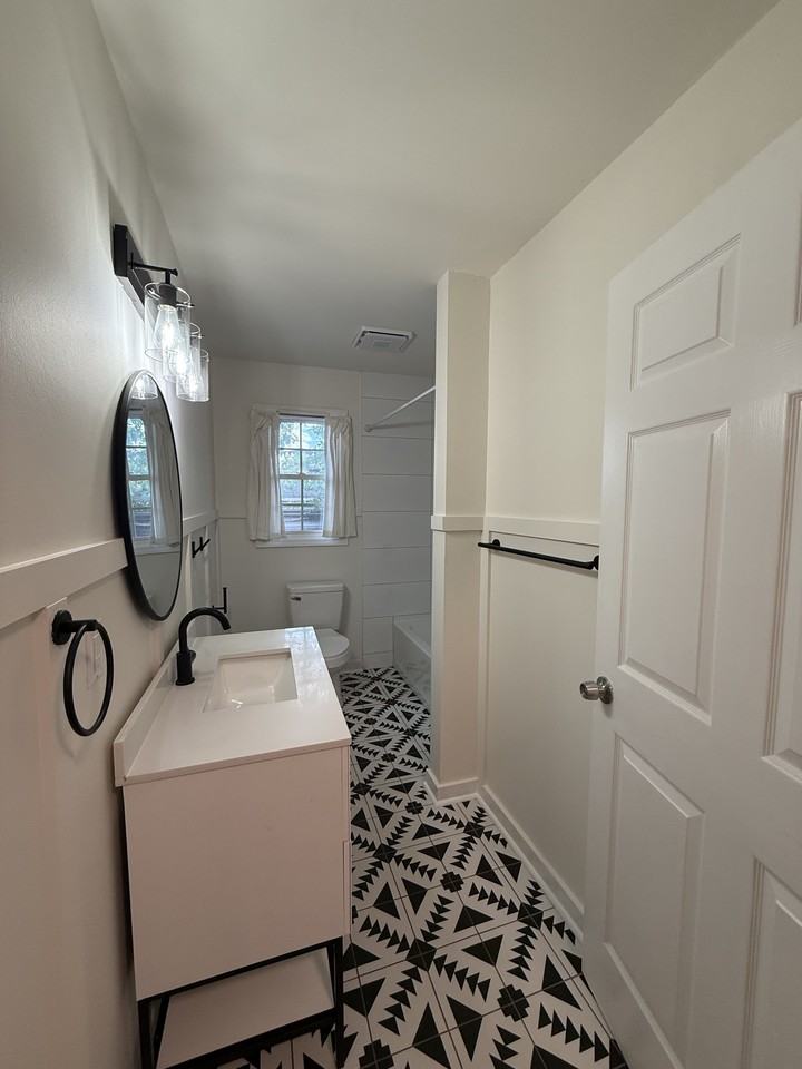 6368 Ivy St #A - Photo 5 of 8