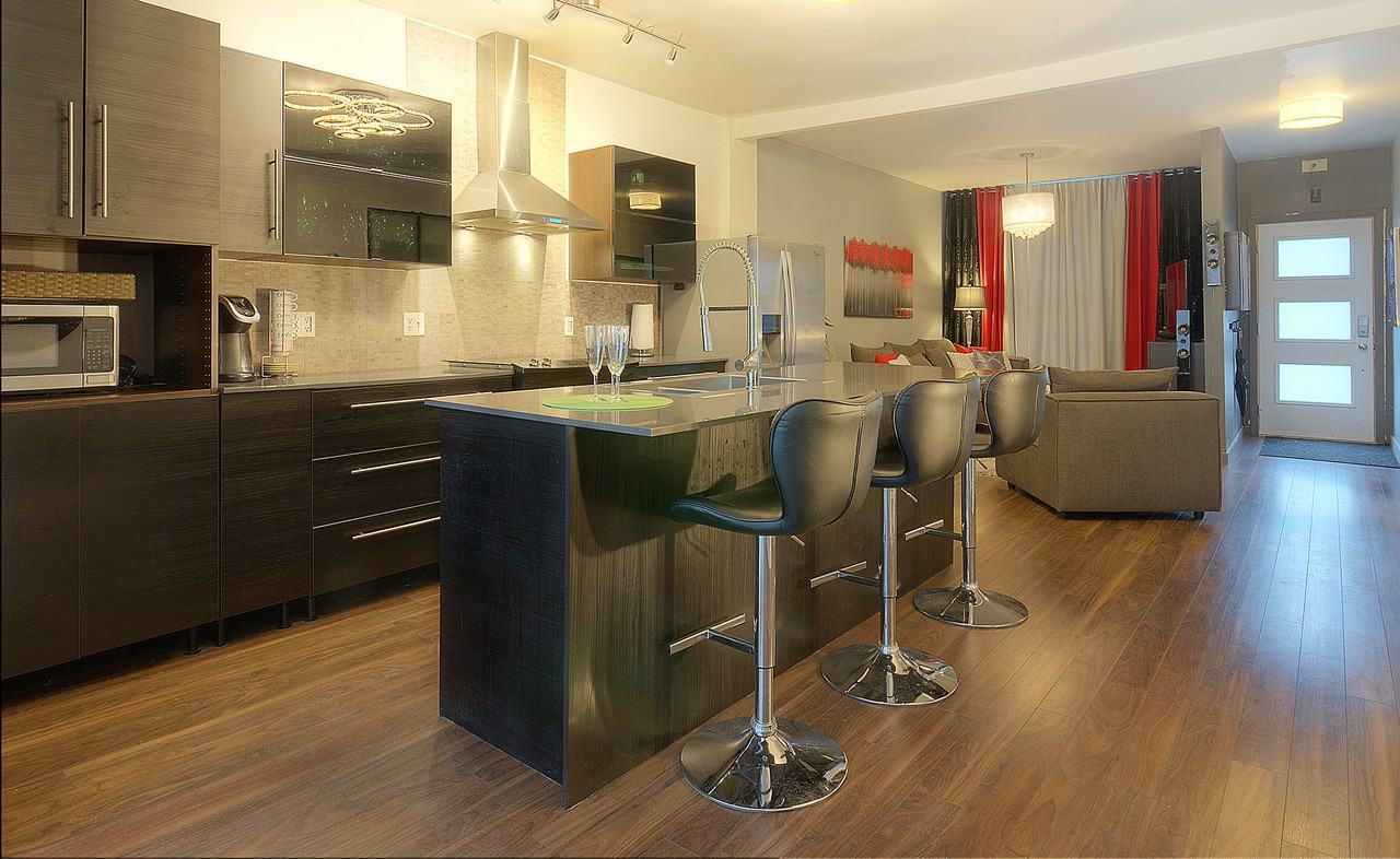 Rue Hochelaga & Rue Montgomery #300 - Photo 2 of 11