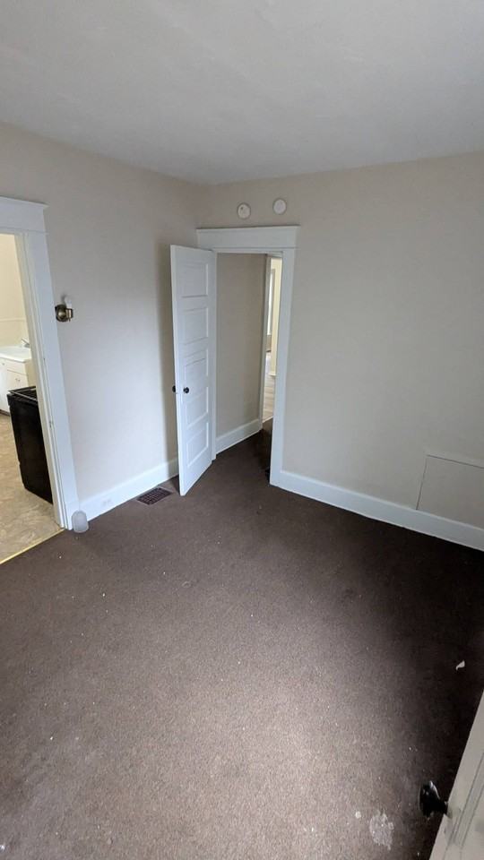 1159 W 8th St 1st Fl #1stFL - Photo 7 of 9