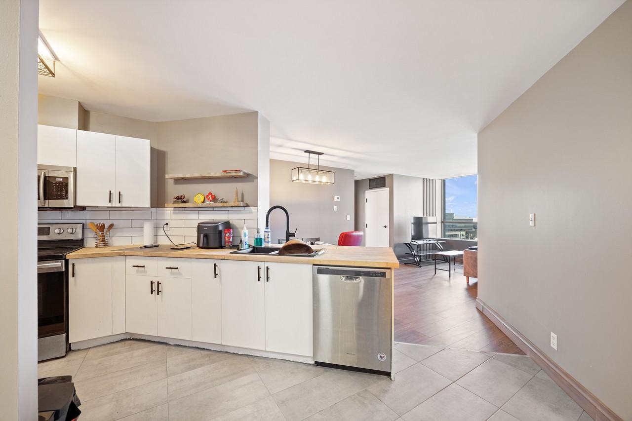 540 Ouellette Ave #7E - Photo 6 of 33