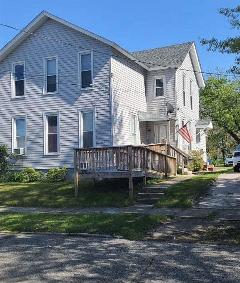 655 E 7th St Apt 2nd #2ndFLBACK - Photo 7 of 7