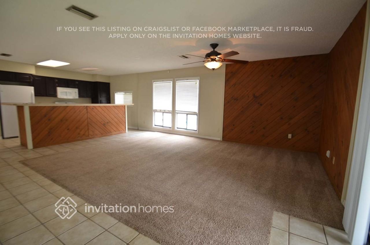 985 Orangewood Rd - Photo 4 of 12