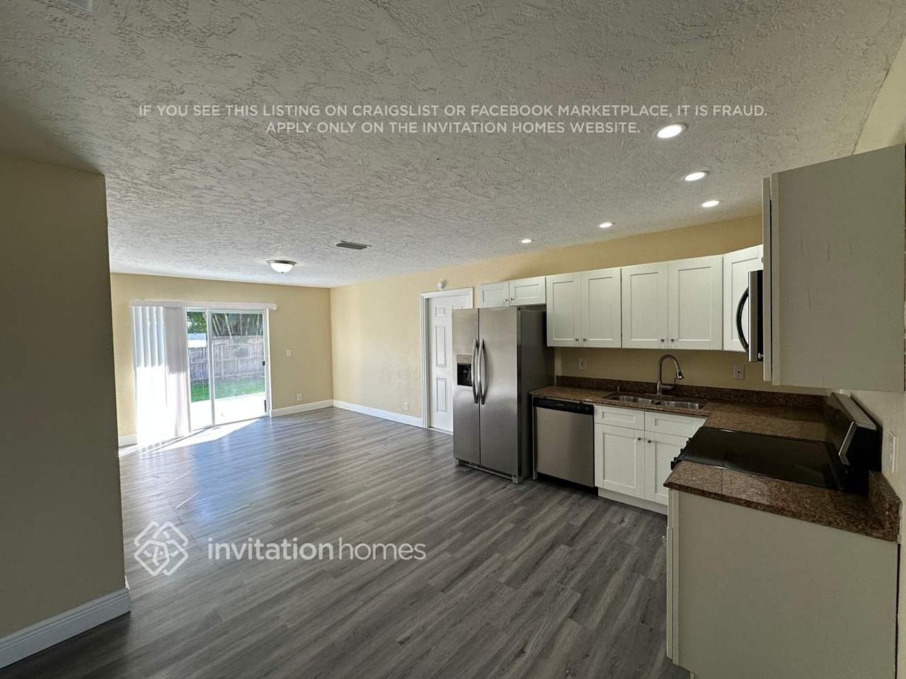 4582 Carthage Cir N - Photo 4 of 14