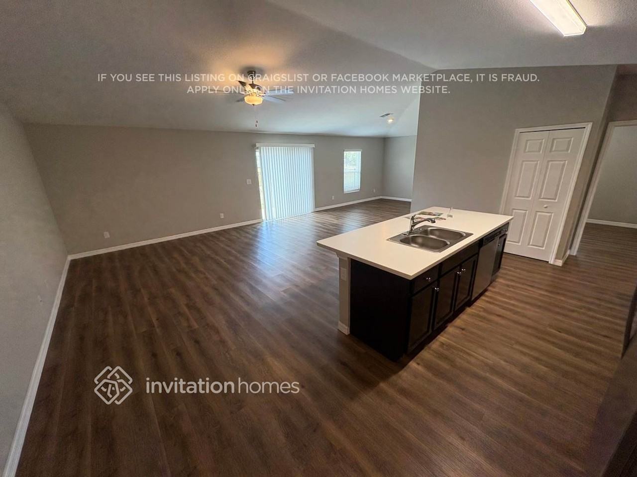 6184 Hoffman St - Photo 3 of 12