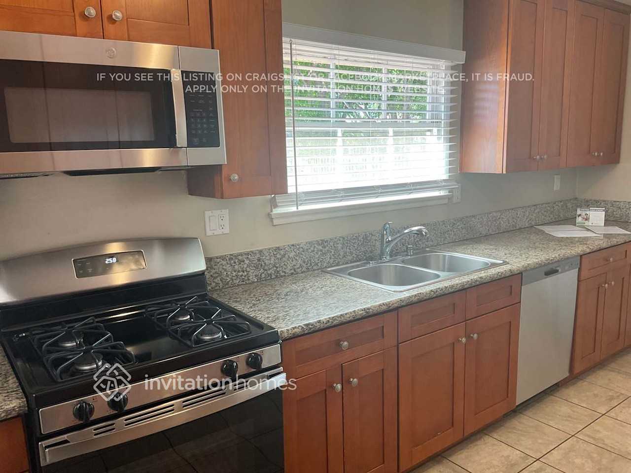 11240 Gaviota Ave - Photo 7 of 19