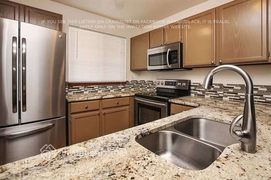 4742 Malaya St - Photo 4 of 12