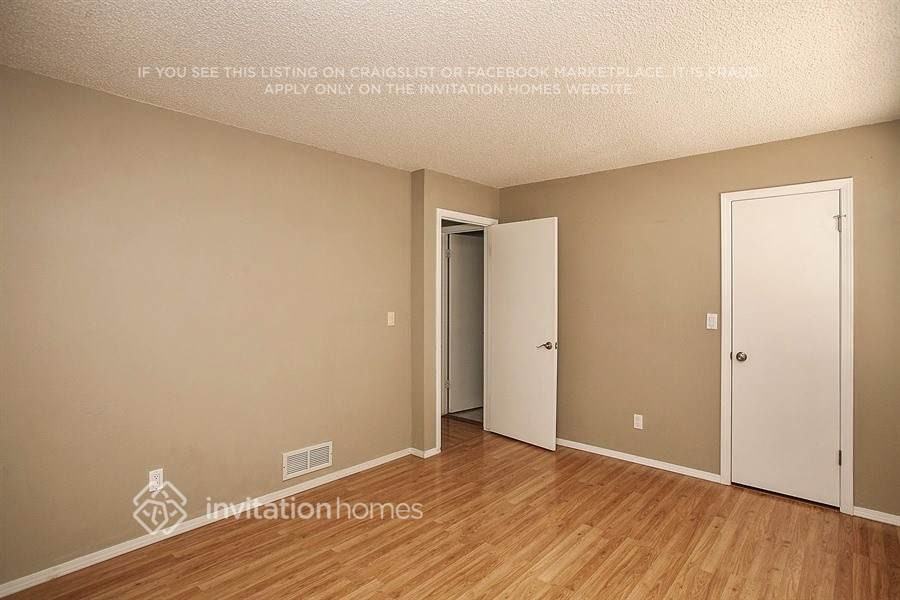 4742 Malaya St - Photo 5 of 12