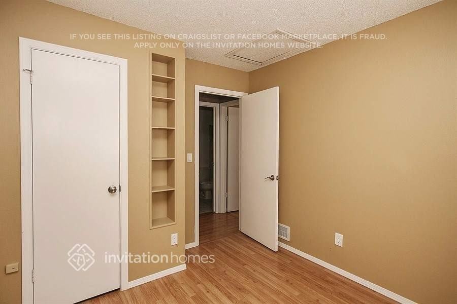 4742 Malaya St - Photo 6 of 12