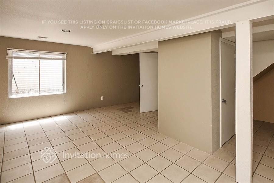 4742 Malaya St - Photo 7 of 12