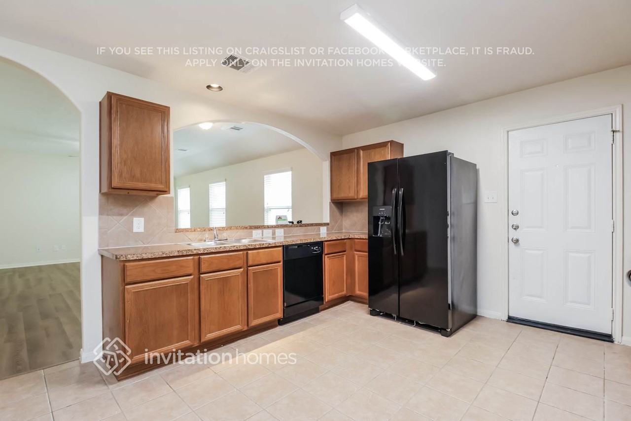 8622 Doskocil Dr - Photo 6 of 15