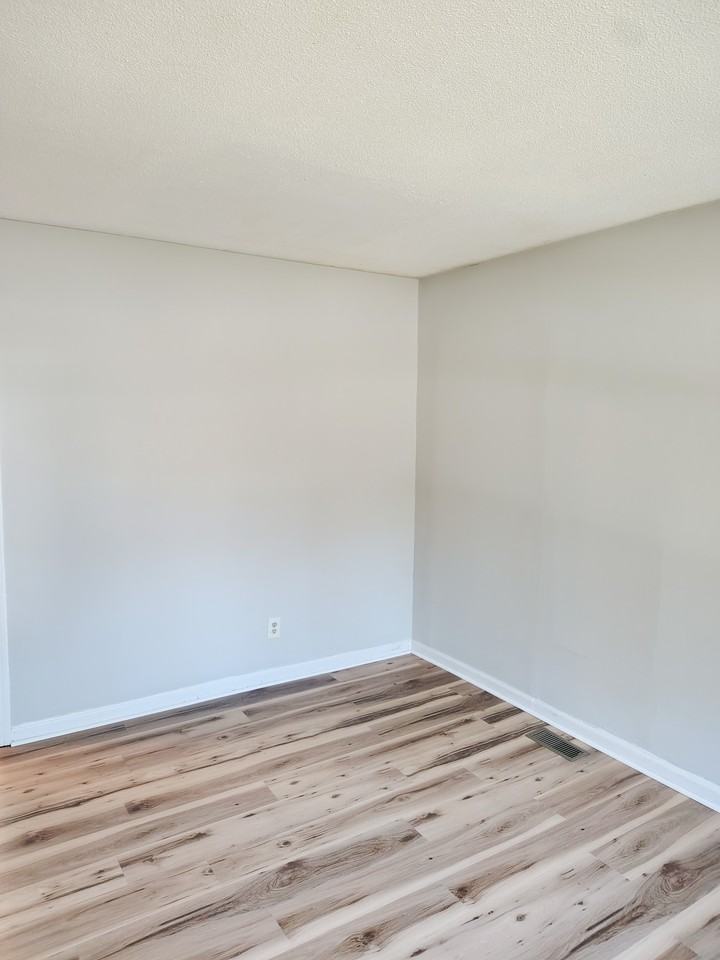 1105 Peachwood Dr #1 - Photo 3 of 11