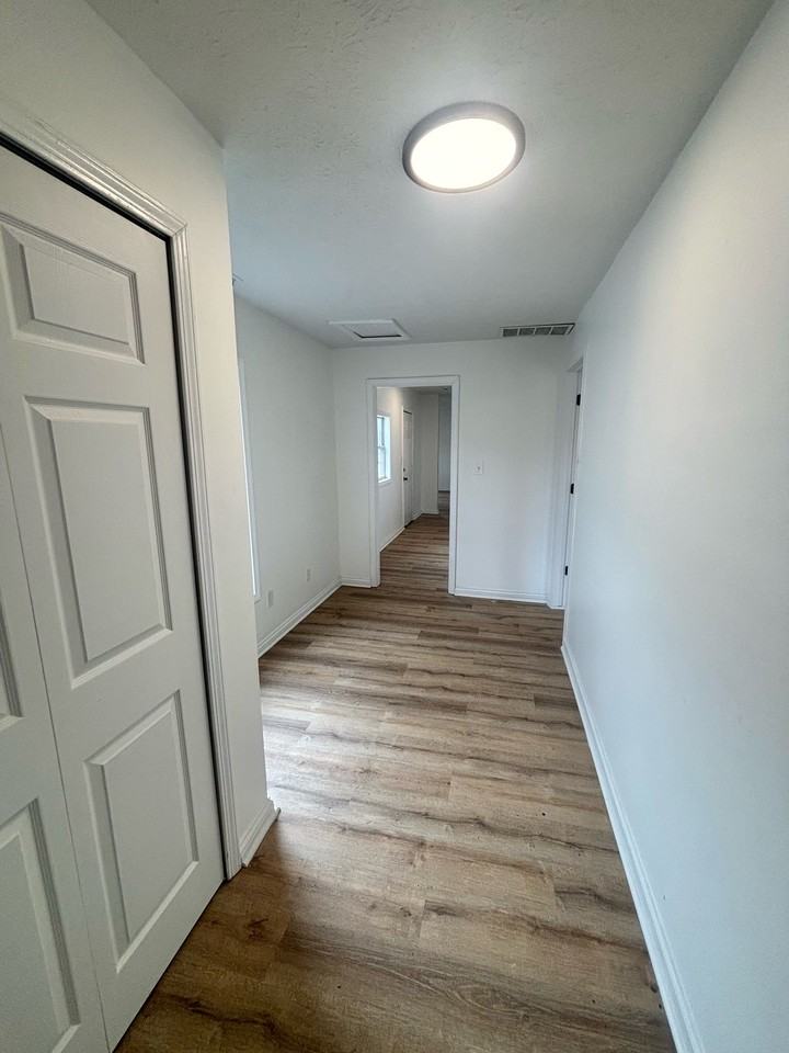 831 Meigs Ave #1 - Photo 2 of 12