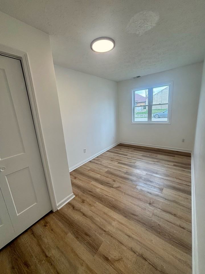 831 Meigs Ave #1 - Photo 3 of 12