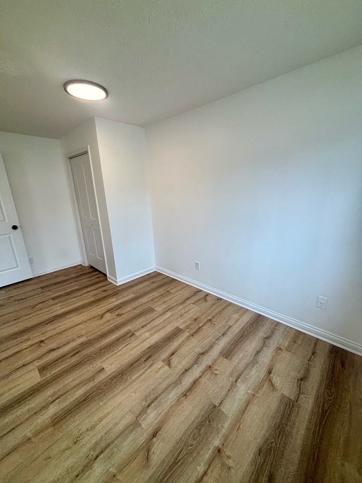 831 Meigs Ave #1 - Photo 4 of 12