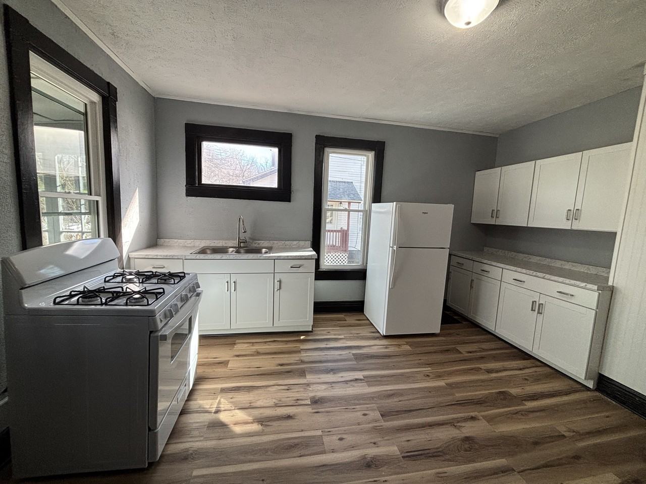 50 Forest Ave Se #1 - Photo 2 of 9