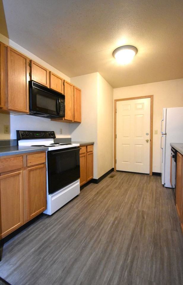 2451 Wheeler Dr #D - Photo 5 of 21