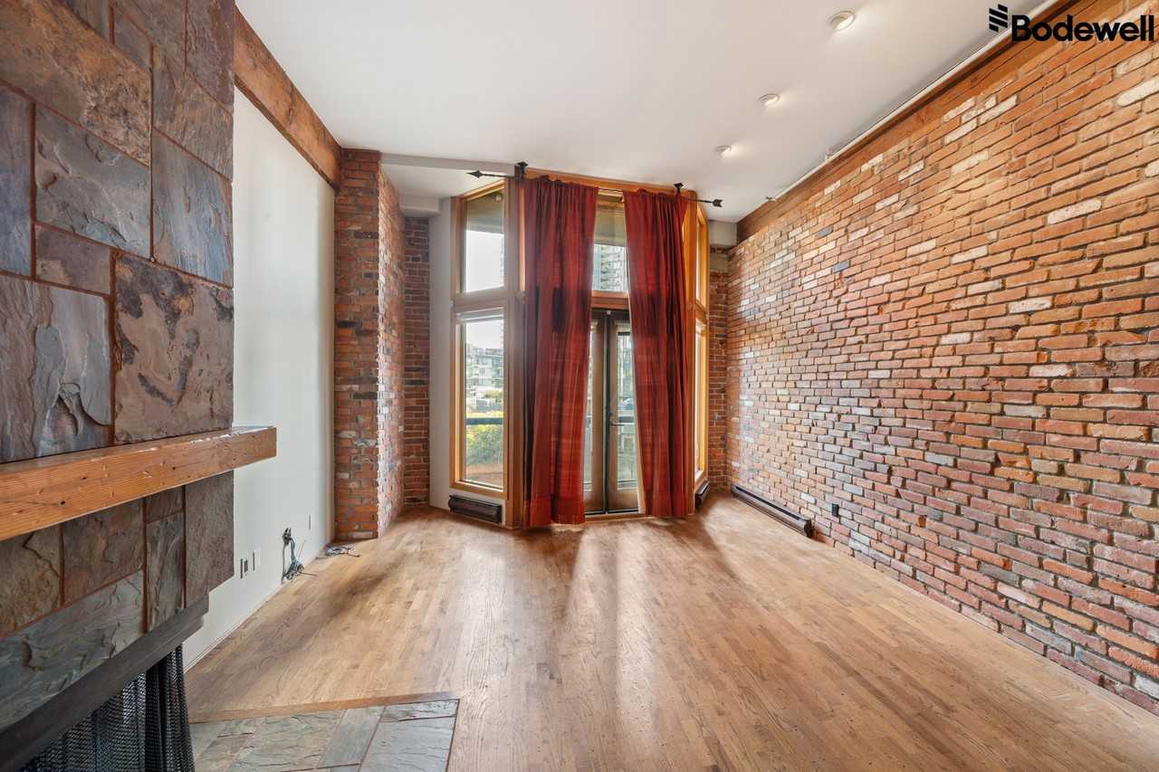 550 Beatty - Photo 2 of 18