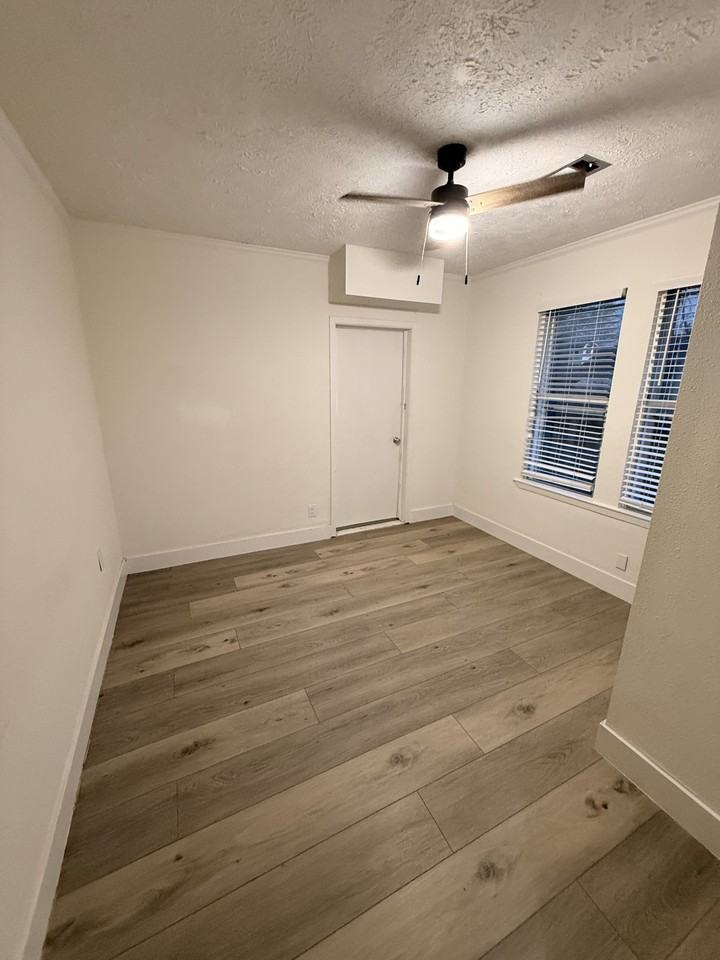 913 Block St #1 - Photo 5 of 11