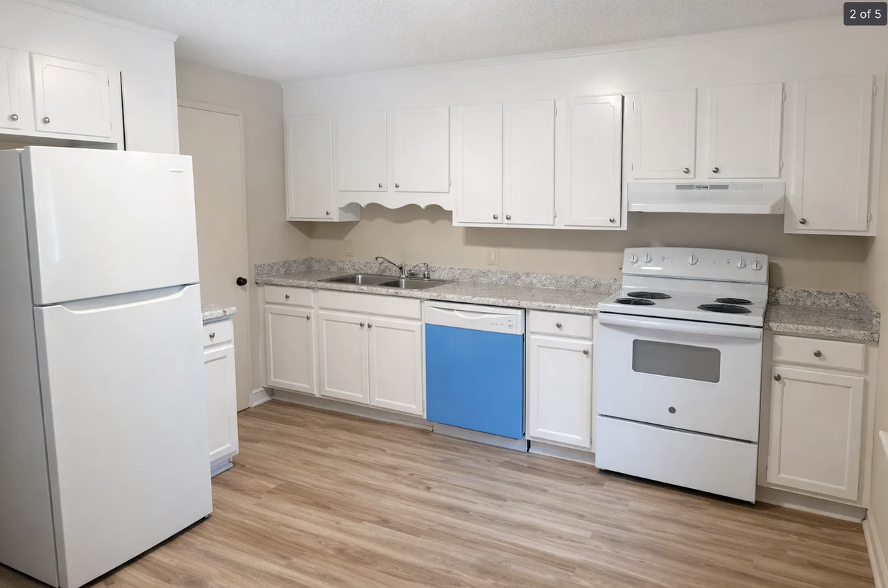 1630 Spring Garden St #1630C - Photo 3 of 4