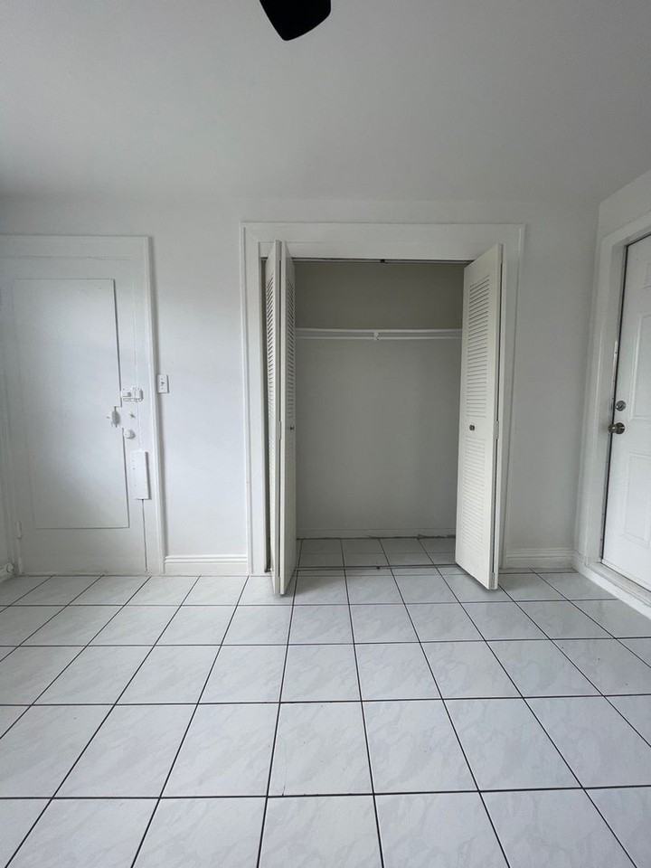 1556 Polk St - Photo 5 of 6