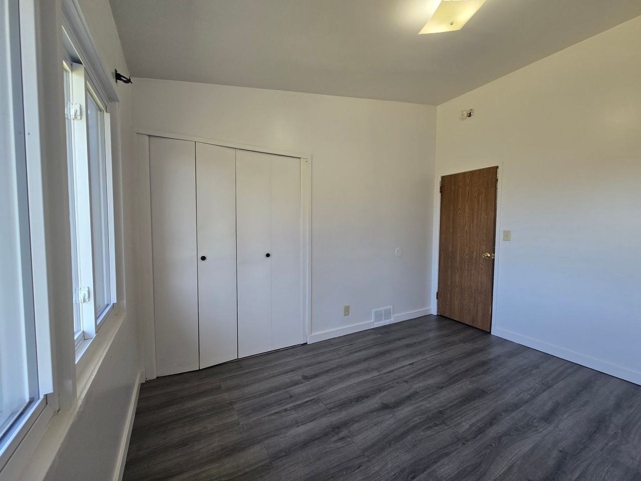 Lindsey Lane - Photo 5 of 16