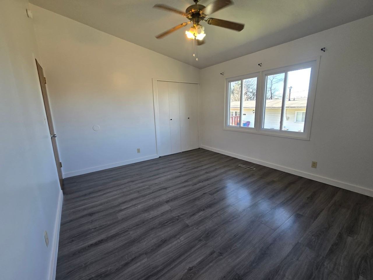 Lindsey Lane - Photo 7 of 16