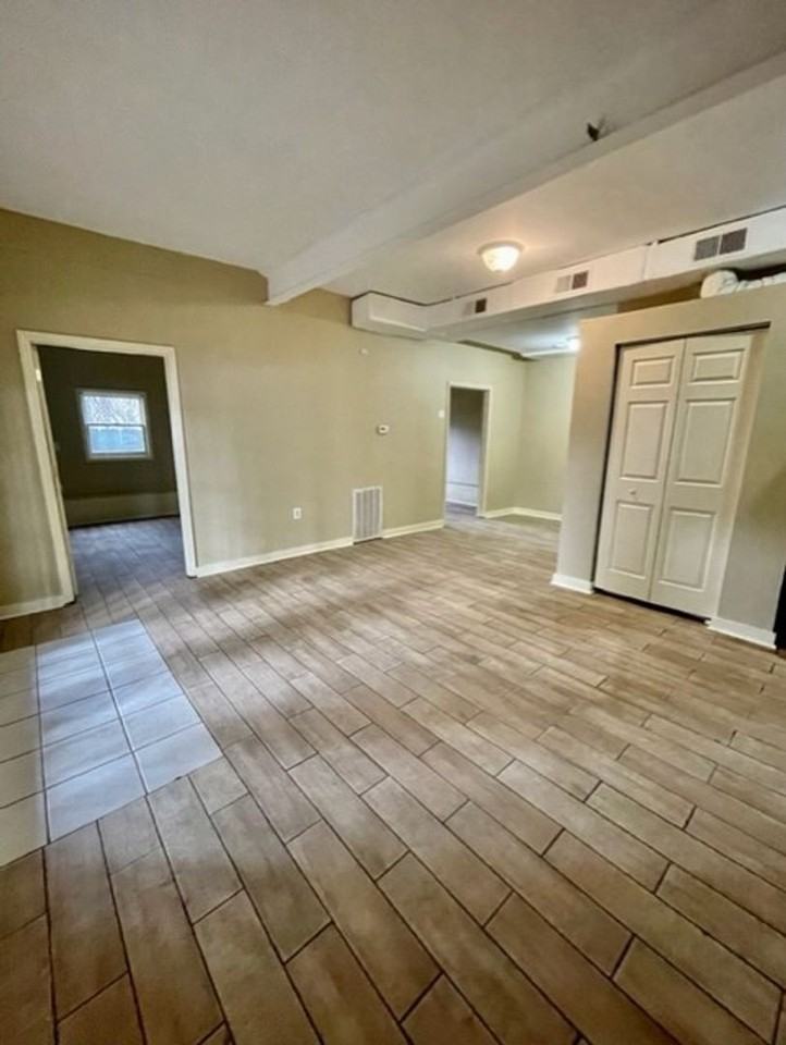 929 Mcalway Rd - Photo 2 of 14