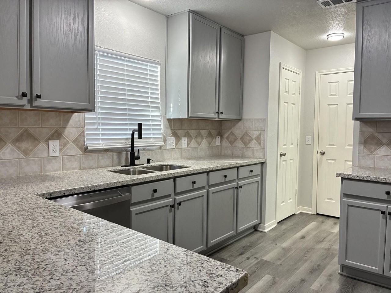 10331 Marble Crest Dr - Photo 6 of 38