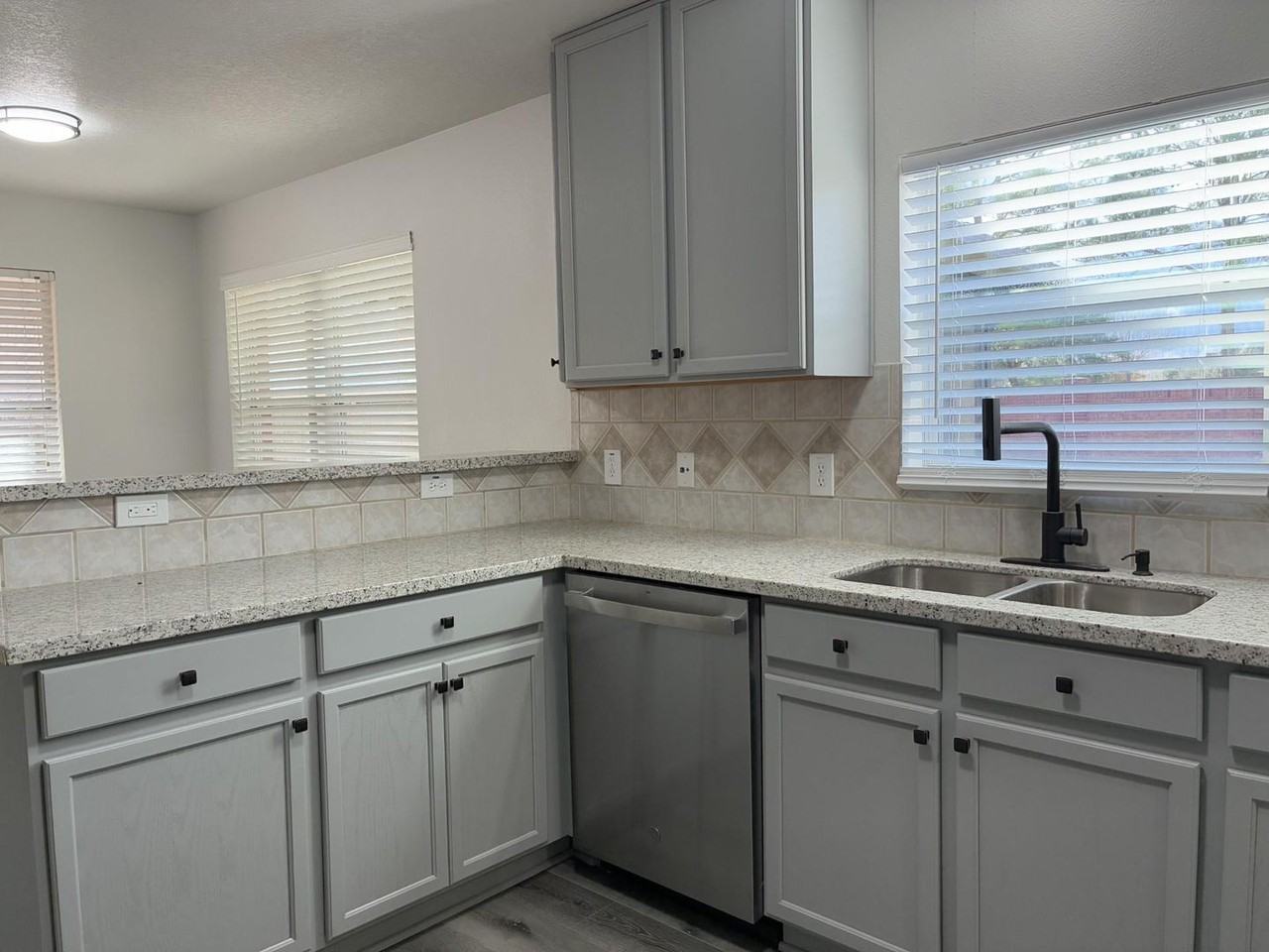 10331 Marble Crest Dr - Photo 7 of 38