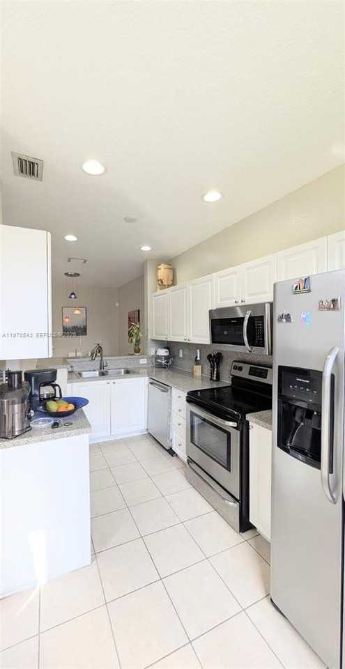 3930 Nw 91st Ter - Photo 2 of 16