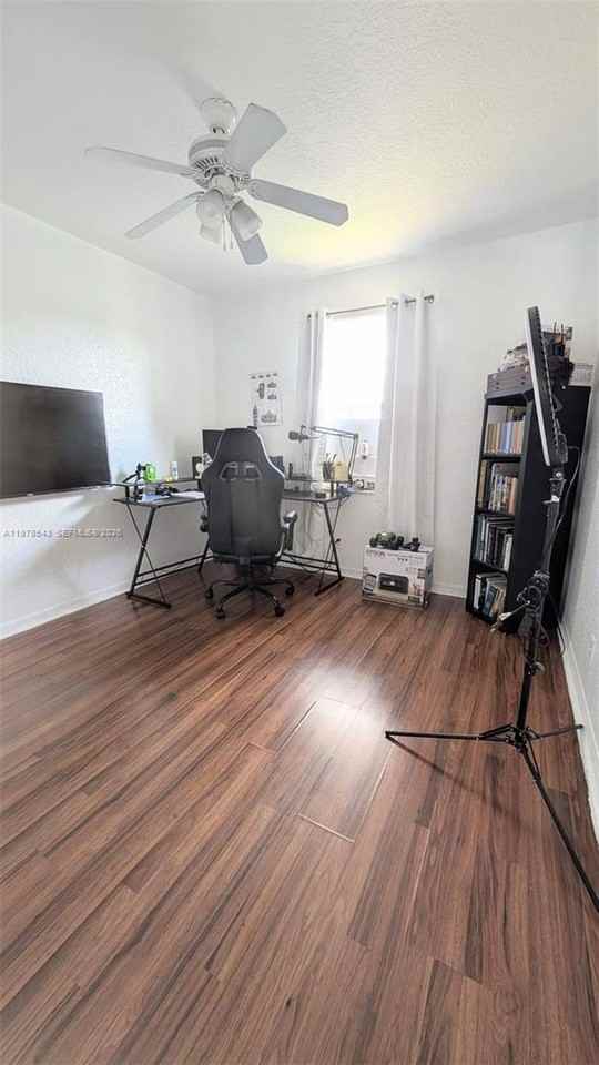 3930 Nw 91st Ter - Photo 5 of 16