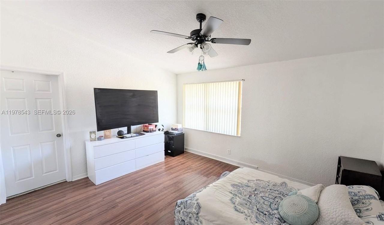 3930 Nw 91st Ter - Photo 7 of 16