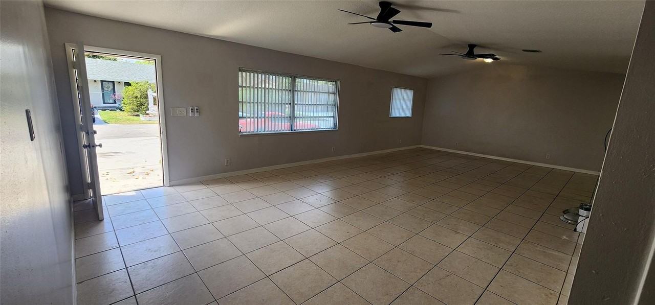 2005 Sw 99th Ave - Photo 7 of 10