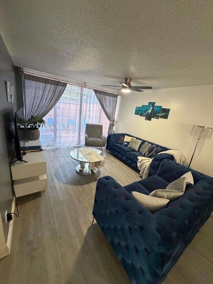 10343 Greenhouse Rd - Photo 3 of 15