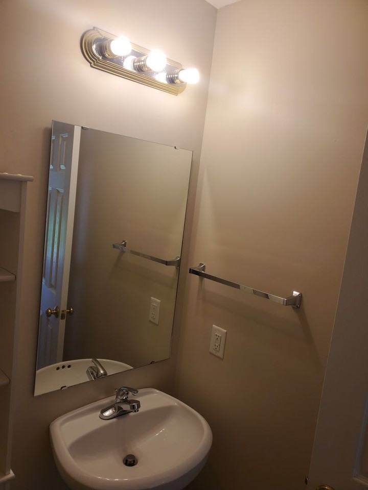 815 Yorkshire Dr - Photo 7 of 17