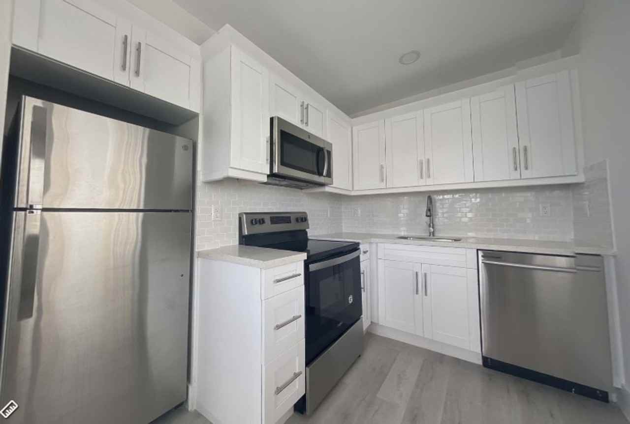 Menores Ave - Photo 5 of 40