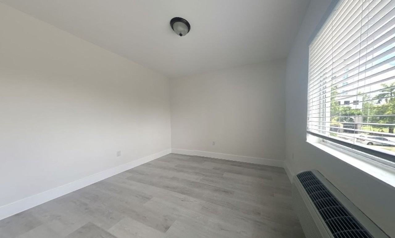 Menores Ave - Photo 7 of 40