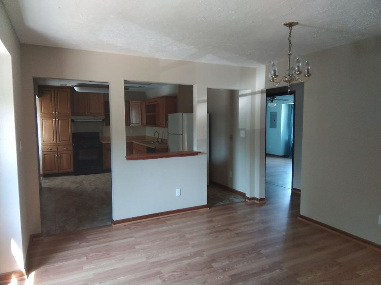 614 Drypoint Ln Apt B - Photo 4 of 17