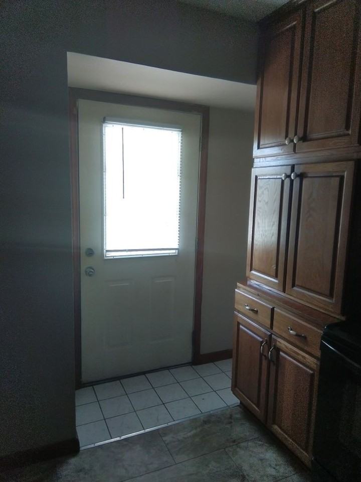 614 Drypoint Ln Apt B - Photo 5 of 17