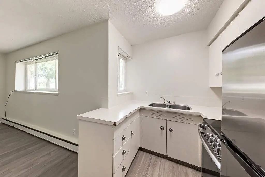 Pembroke House - Photo 7 of 20