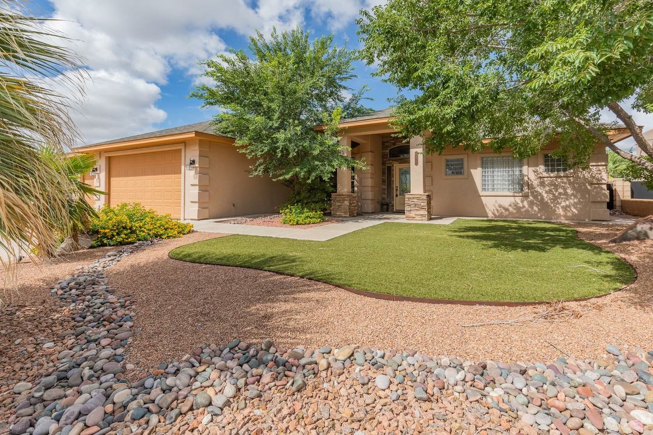 2428 Saguaro Loop - Photo 2 of 40