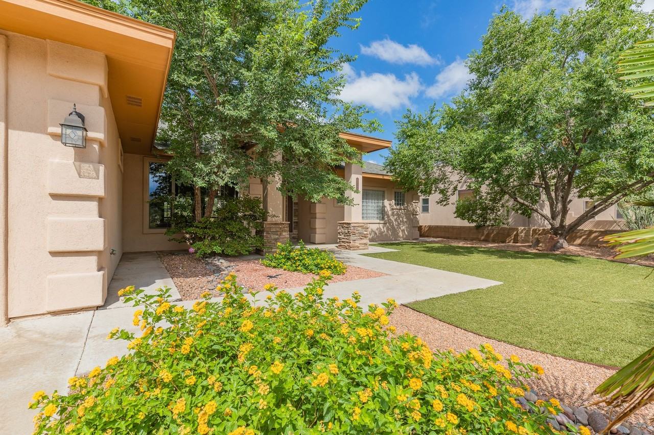 2428 Saguaro Loop - Photo 5 of 40