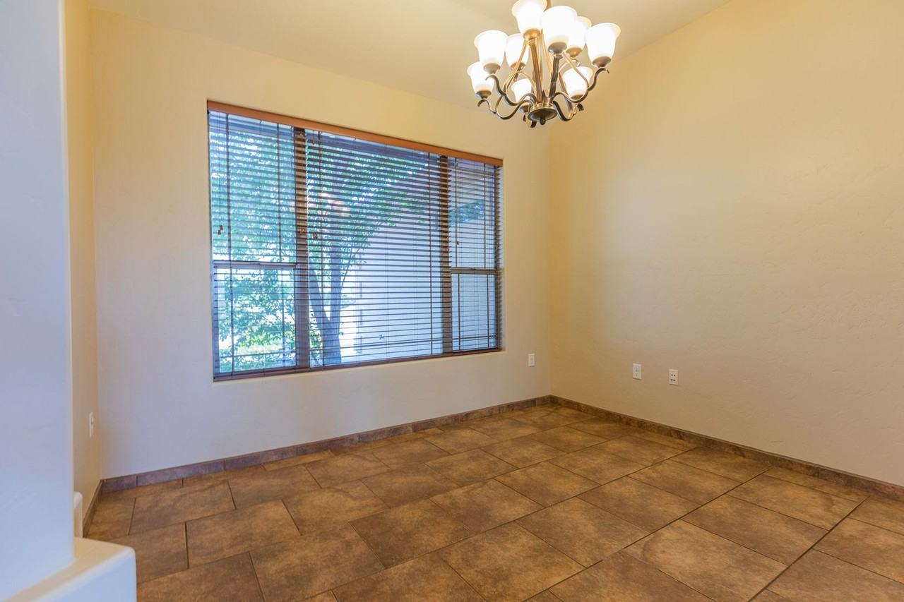 2428 Saguaro Loop - Photo 7 of 40