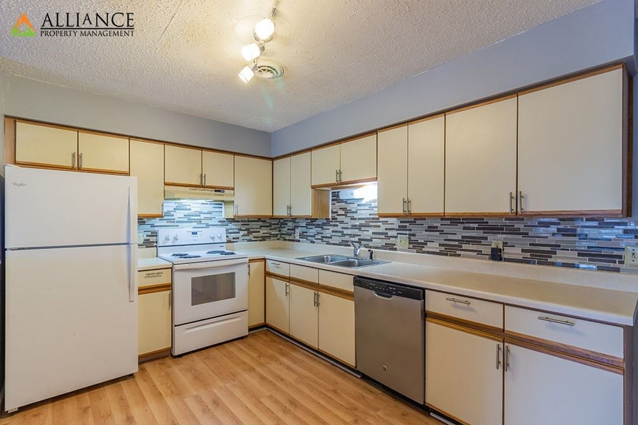 2550 Candlecrest Cir - Photo 4 of 21