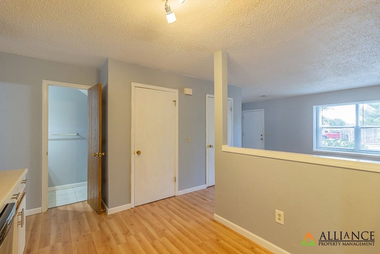 2550 Candlecrest Cir - Photo 5 of 21